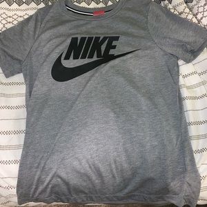 NIKE SWOOSH SHIRT
